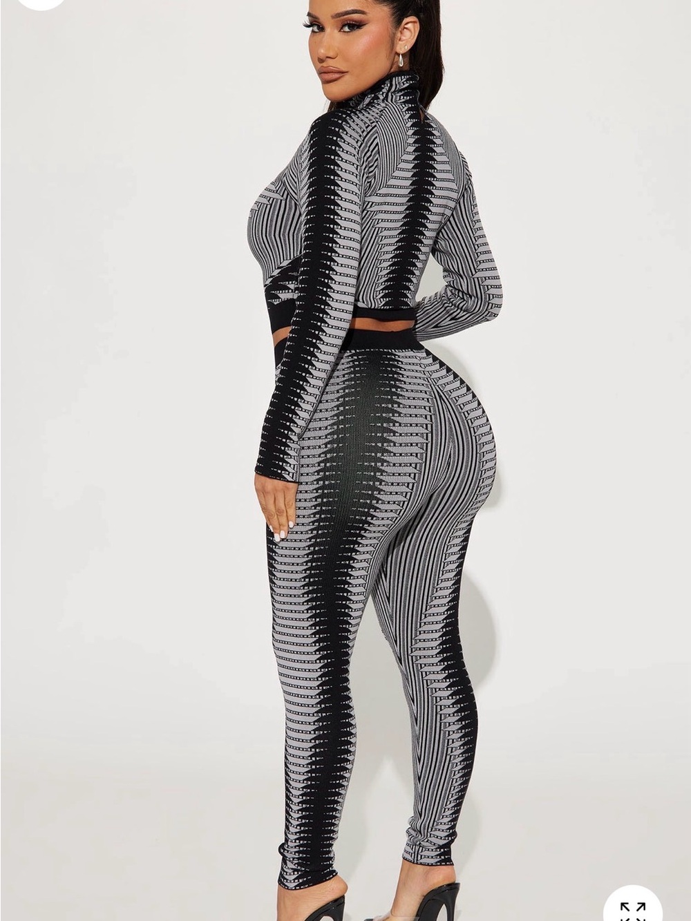 High-Waist Black & Gray Patterned Seamless Set